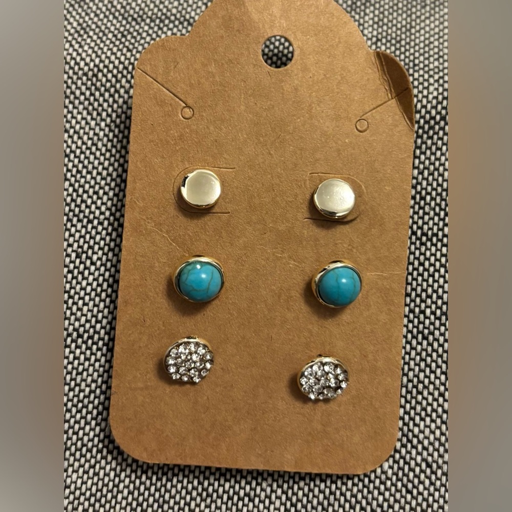 Earrings three piece stud set